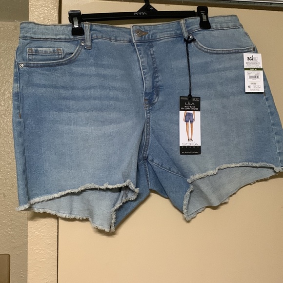 All for $15 Woman’s Size 16 shorts plus two tops size 20 . All NWT - Picture 2 of 14